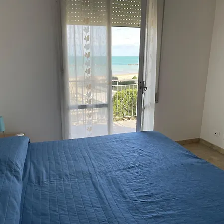 Residence New Solaria Beach Included With Umbrella And Sunbeds 3*