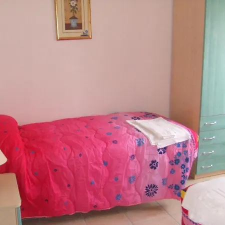 Apartament 2 Bedroom With One Bathroom And Penthouse Apartament 3 Bedroom And 2 Bathroom Included With Umbrella And Sunbeds Apart-hotel