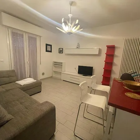 Residence New Solaria Beach Included With Umbrella And Sunbeds 아파트호텔 리도아드리