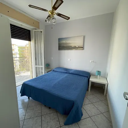 Residence New Solaria Beach Included With Umbrella And Sunbeds 아파트호텔 리도아드리