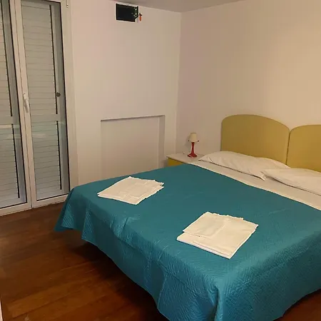 2 Bedroom With One Bathroom And Penthouse 3 Bedroom And 2 Bathroom Included With Umbrella And Sunbeds 3*