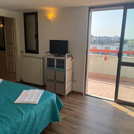 2 Bedroom With One Bathroom And Penthouse 3 Bedroom And 2 Bathroom Included With Umbrella And Sunbeds Appart hôtel 3*