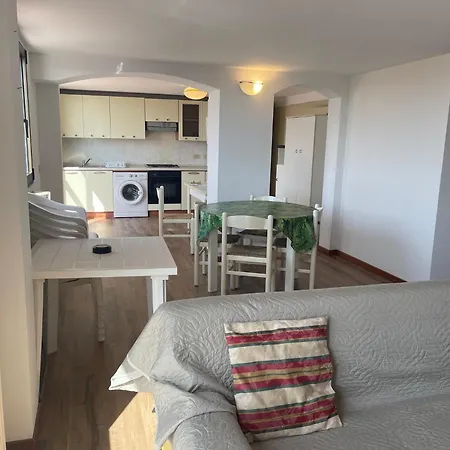 2 Bedroom With One Bathroom And Penthouse 3 Bedroom And 2 Bathroom Included With Umbrella And Sunbeds 3*