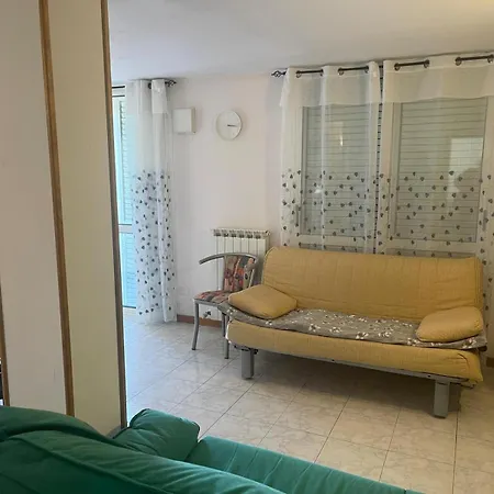 2 Bedroom With One Bathroom And Penthouse 3 Bedroom And 2 Bathroom Included With Umbrella And Sunbeds 3* Lido Adriano