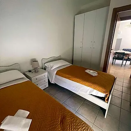 2 Bedroom With One Bathroom And Penthouse 3 Bedroom And 2 Bathroom Included With Umbrella And Sunbeds Apart-hotel