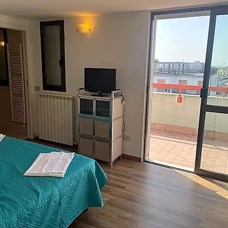 2 Bedroom With One Bathroom And Penthouse 3 Bedroom And 2 Bathroom Included With Umbrella And Sunbeds 3*