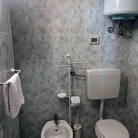 2 Bedroom With One Bathroom And Penthouse 3 Bedroom And 2 Bathroom Included With Umbrella And Sunbeds Lido Adriano