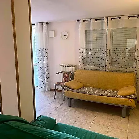 Apart-hotel 2 Bedroom With One Bathroom And Penthouse 3 Bedroom And 2 Bathroom Included With Umbrella And Sunbeds
